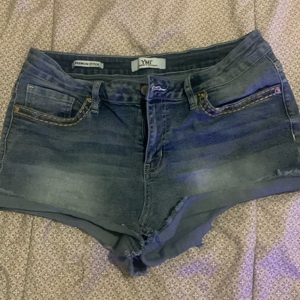 Short shorts